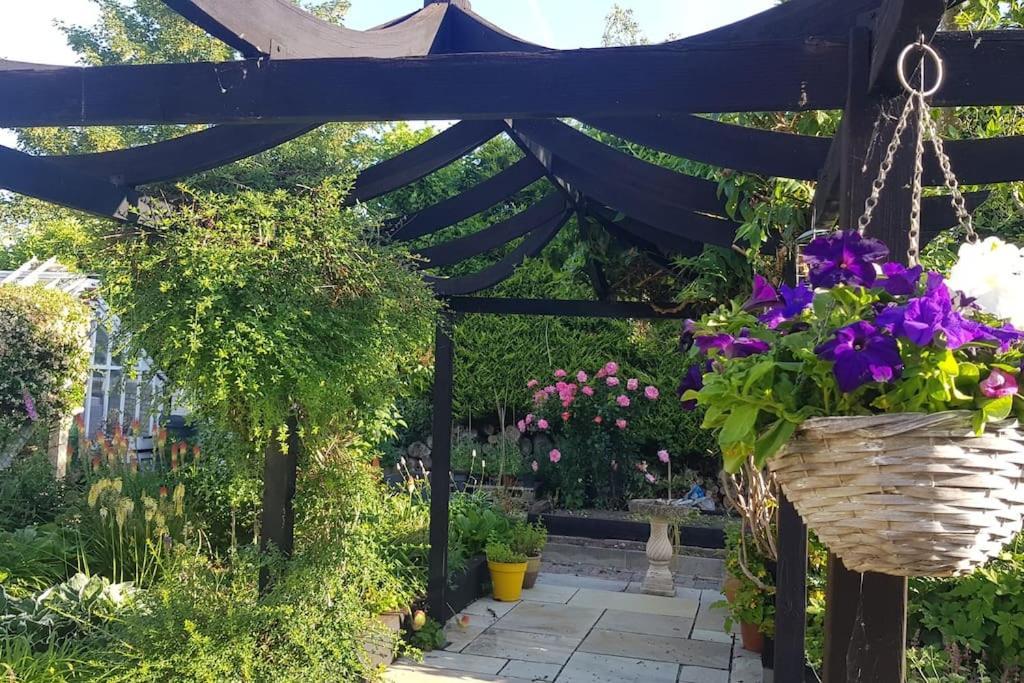 Peaceful Self Contained Studio In Lovely Garden. Hinckley Eksteriør bilde