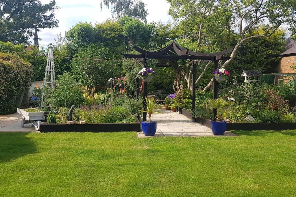 Peaceful Self Contained Studio In Lovely Garden. Hinckley Eksteriør bilde