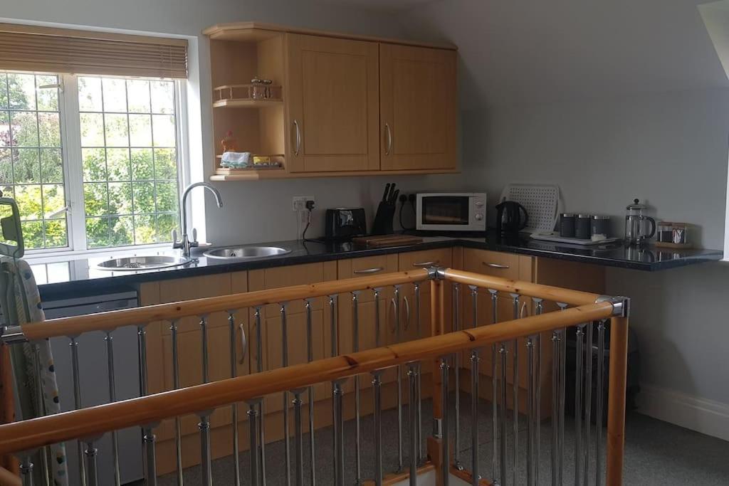Peaceful Self Contained Studio In Lovely Garden. Hinckley Eksteriør bilde