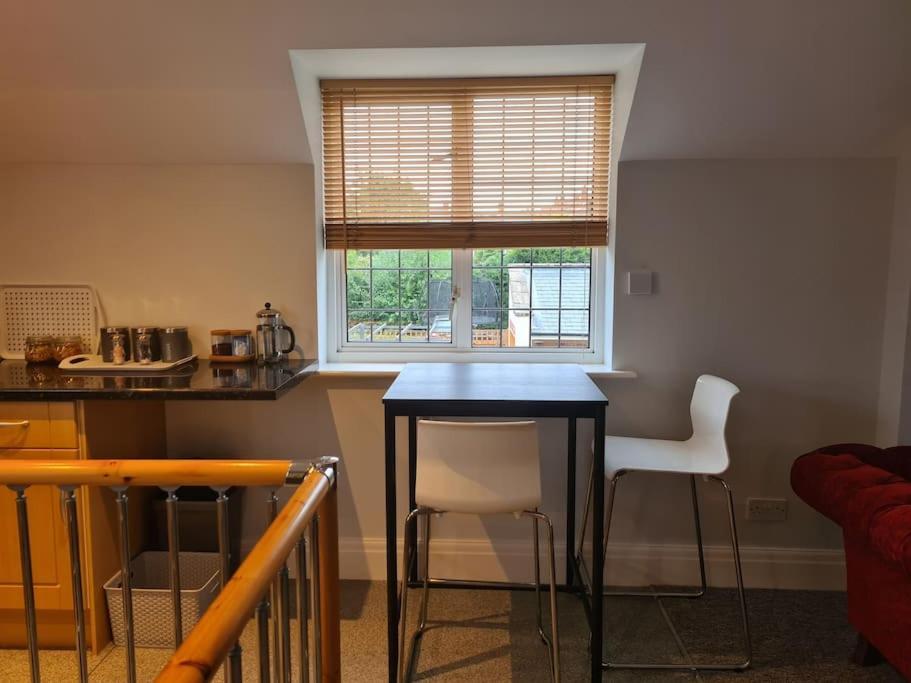 Peaceful Self Contained Studio In Lovely Garden. Hinckley Eksteriør bilde